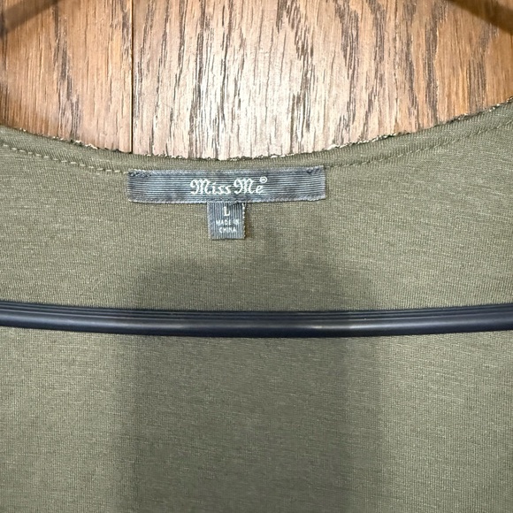 Miss Me Elegant Lace Trimmed Women's vest - Picture 2 of 3